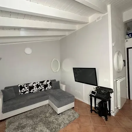 Apartmán La Casa Sul Lago Ternate (Varese)